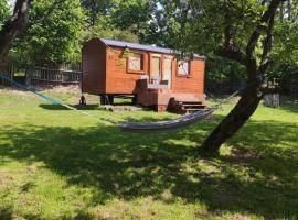Maringotka/tiny house SEN VYSOČINA, κάμπινγκ πολυτελείας σε Věstoňovice