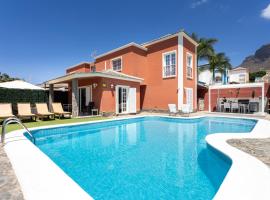 Villa Chloe Costa Adeje Tenerifesummervillas GIANT PRIVATE POOL 11 METERS LONG