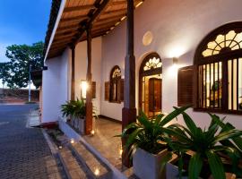 A 03 Bedroom Villa in Galle Fort with Roof Terrace & Pool, chalupa v destinaci Galle