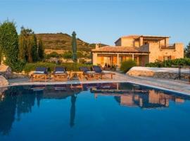 Extravagant Zante Villa Villa Purple Great Sea Views 3 Bedrooms Agios Nikolaos, отель в городе Коритион