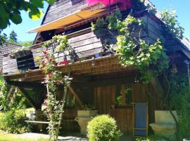 Charmantes Ferienhaus mit Garten, cabin nghỉ dưỡng ở Siegsdorf