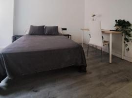 Habitación Doble en piso compartido, hôtel à Premiá de Mar