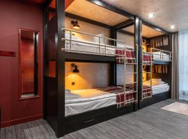 Emily Magic Hostel, Hotel in Vynnyky