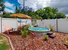 Bunglow Boogie Bunkhouse, hotel v destinaci New Port Richey
