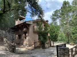 Casa Rural Ermita Santa Maria de la Sierra, atostogų namelis mieste Arroyo Frio