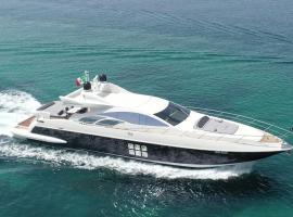 Exclusive Yacht - Azimut 86s, πλωτό κατάλυμα σε Marina di Portisco