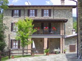 A fine 2 bedroom stone house in Emila, hotel Piacenzában