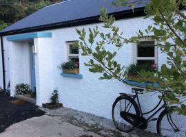 Lovely cottage, hotel with parking in Lower Bracky