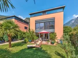 Casa Oliver, tra la Calanca e i castelli di Bellinzona