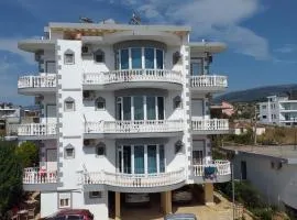 Studio Apartments Rizarjo