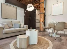 Eclectic & elegant apartment by REMS
