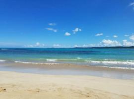 1st floor, A/C Everywhere, Balcony with Beach View in Luquillo, hotel in Luquillo