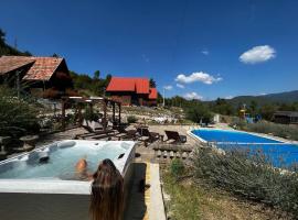 Holiday Park Plitvice Paradise, hotel en Korenica