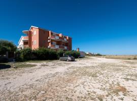 Apartments by the sea Razanac, Zadar - 5766, hotel in Ražanac