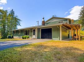 Clear Creek Cabin, ξενοδοχείο σε Tillamook