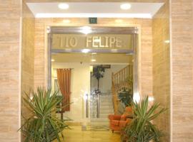 Hotel Tio Felipe、カルボネラスのホテル