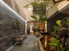 Le Parfum Apartment and Hotel