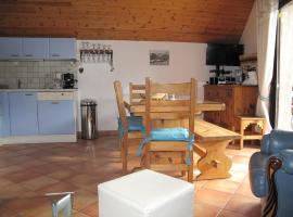 Charmant 4 pièces pour 6 pers., à 300m des pistes avec Wi-Fi, balcon et parking, Villeneuve - FR-1-762-3, ξενοδοχείο σε La Salle Les Alpes