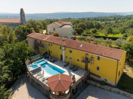 Pool House Klarina - Happy Rentals, villa in Pićan