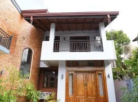 Jaruv Royal Residencies