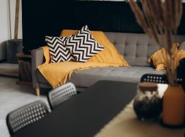 Greenspot - Loft with 2 bedrooms and free parking, Hotel in Liepāja