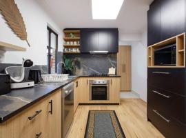 Luxe 3BR Villa with Kitchen & Laundry, hotel v destinaci Perth