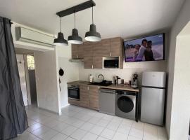 Appartement 211 Les Salicornes, Hotel in Arles