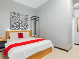 RedDoorz @ Manukan Surabaya