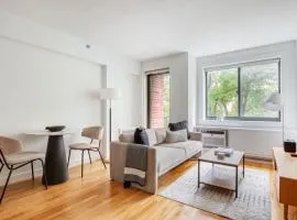 Chelsea studio w elevator wd nr Flatiron NYC-1225