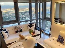 Classy 2BR Suite at Eastwood City with Pool and City Skyline View, pet-friendly hotel in Manila