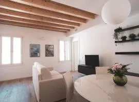 Modern Apartment Lungolago di Como
