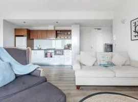 Bright, Open Plan-Living with Stunning City Views