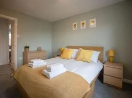 Hereford - Woodpecker House - Comfortable Modern House Located in South Hereford - Sleeps 6 - Perfect for Accessing Hereford Enterprise Zone in Rotherwas - Hosted By RENTMYHOUSE