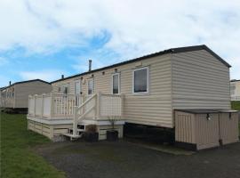 Newquay Bay Porth Caravan - 8 Berth, отель в Ньюки