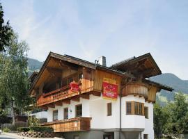 Landhaus Kostenzer mit Sauna, holiday home in Fügen