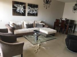 Haatsmaout City center apartment Ashdod, hotel with parking in Ashdod