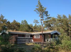 Skønt norsk bjælkehus nær strand, cottage in Vester Sømarken
