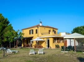 Amazing Home In Roseto Degli Abruzzi With Kitchen, хотел в Розето дели Абруци