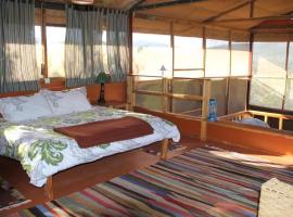Mara Moon guesthouse: Sekenani şehrinde bir orman evi