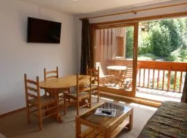 Appartement 2 pièces avec Piscine, WiFi et Garage à Méribel Centre - FR-1-411-654