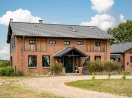 Ferienhaus Landurlaub mit Kamin, cottage in Schwarz