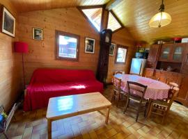 Chalet en plein cœur de village, 9 personnes, 2 chambres, 1 mezzanine - CH18、ボーフォールのホテル