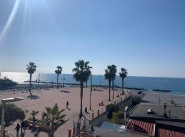 Casa Vale fronte mare, hotel in Ventimiglia