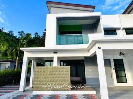 Haven Homestay晶晶屋 (Brand New Homestay!): Kampong Sungai Udang şehrinde bir kiralık sahil evi