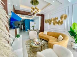 Elegant City Center Condo, stuga i Santo Domingo