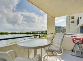 Bright Hudson Condo Rental with Gulf-View Balcony!, vacation rental in Hudson