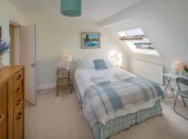 3 Bed apartment on Festival Bus Route with parking and ferry voucher