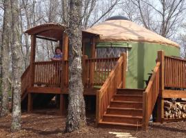 Cherokee @ Sky Ridge Yurts, luxussátor Bryson Cityben