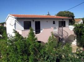 Apartments Lola, hotel in Biograd na Moru