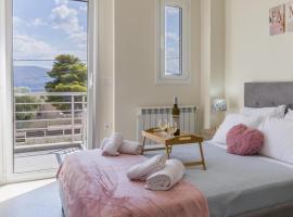 Enchanted Sunlit Villa Retreat 1, hotel in Isthmia